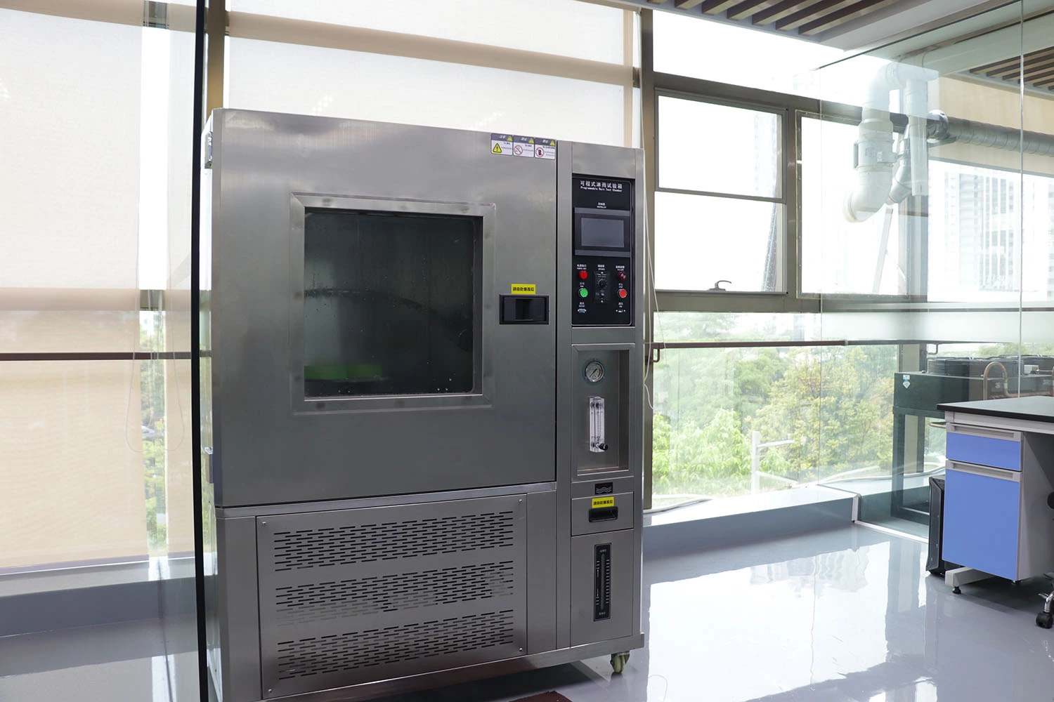 Chambre d'essai de pluie programmable