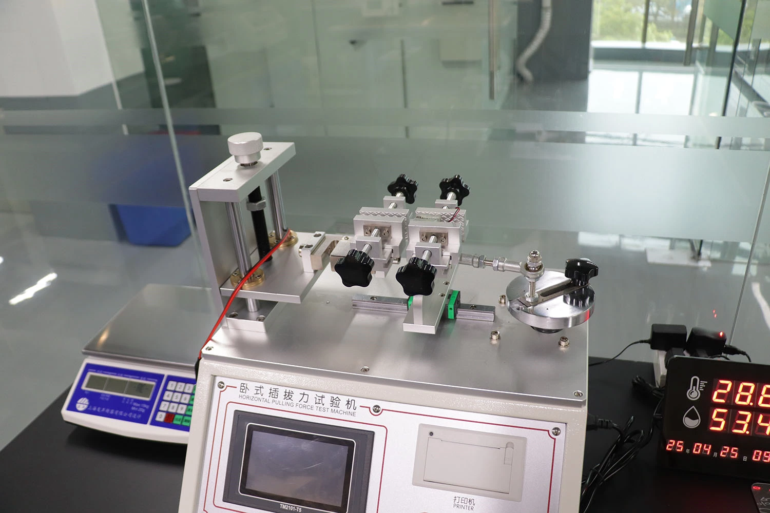 Horizontale invoeg- en terugtrekkrachttester