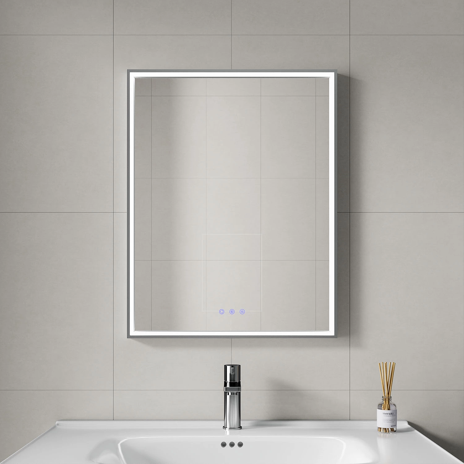 Miroir de salle de bain encadré à LED