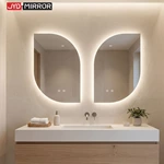 Miroir de salle de bain LED irrégulier